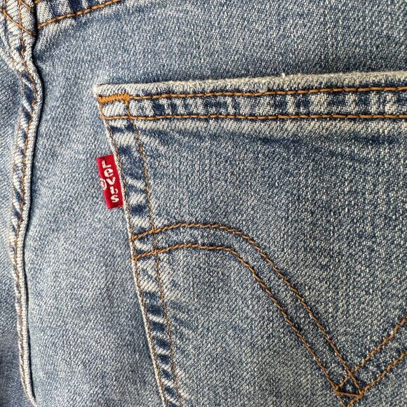 Levi's Ribcage Bell Jeans blown out knee Womens Size 33 - Picture 6 of 14